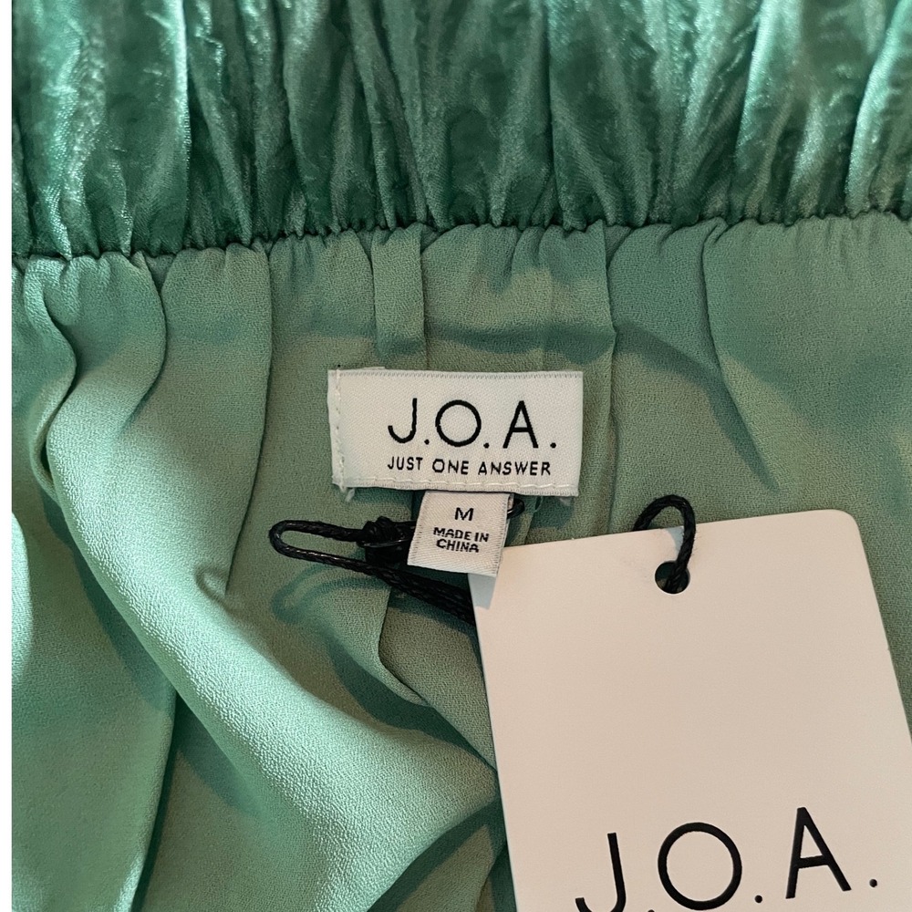 JOA Women's Smocked Midi Skirt Ruffled Hem Green Size M Feminine
New with Tags - Picture 5 of 5